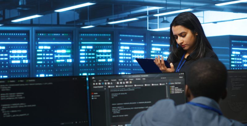 Supervisor doing inspection in server hub, monitoring energy consumption Cisco-Data-Center-Solutions Power Digital Transformation scaled